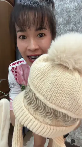 หมวกมาคู่กับผ้าพันคอ ไหมพรหมนุ่มๆ #หมวก #หมวกกันหนาว #หมวกไหมพรม #หมวกกันหนาวไหมพรม  @นก กะ นาย  @นก กะ นาย  @นก กะ นาย 