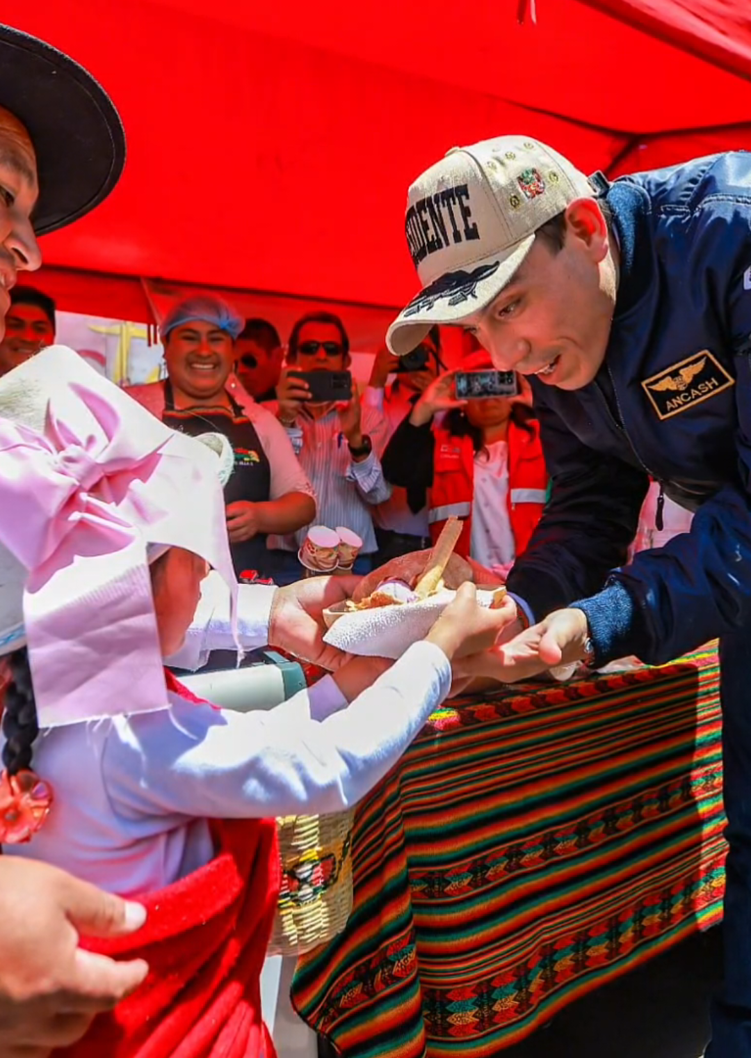 ¡Gracias, Áncash! 🇵🇪 Llegamos con un solo objetivo: estar más cerca de ustedes. Su cariño sincero nos impulsa a seguir haciendo las cosas bien y avanzar juntos por un mejor Perú. @Presidencia del Perú 🇵🇪  #áncash #JoséJerí #fyp #peru🇵🇪 #GobiernoDelPerú 