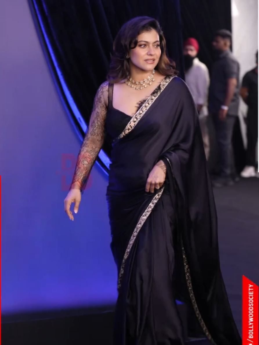 Kajol looks STUNNING in a black saree at Gustaakh Ishq screening  !! #kajol 