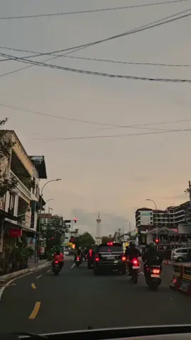 Jatuh cinta sama Jogja ya (?) Kota ini tak sama tanpa mu 𝄞 | #jogja24jam #jogjaistimewa #tugujogja #senja 