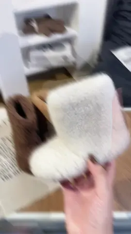 Bốt lông ấm áp cho bé #giaychobe #mevabe #trending #fyp #xuhuongtiktok 