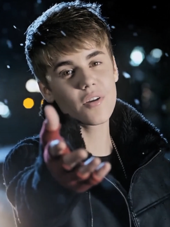 its almost december 1st sooooooo Idk Im just on the spirit tonight hahaha  #justinbieber #justinbieberedits #videoviral #fy #foryou 