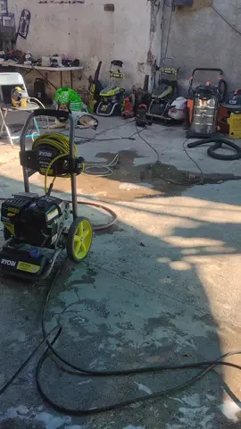 el poni es un pillin#poninon#aspiradora #hidrolavadora #reparaciondeherramientas 