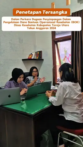 Jumat (28/11/2025) Bertempat di Kantor Cabang Kejaksaan Negeri Tana Toraja di Rantepao, Kepala Cabang Kejaksaan Negeri Tana Toraja di Rantepao, Alexander Tanak, S.H.,M.H. beserta Tim Penyidik Tindak Pidana Khusus pada Cabang Kejaksaan Negeri Tana Toraja di Rantepao kembali menetapkan 1 (satu) Orang Tersangka dengan inisial E dalam Perkara Dugaan Penyimpangan dalam Pengelolaan Dana Bantuan Operasional Kesehatan (BOK) Dinas Kesehatan Toraja Utara Tahun Anggaran 2024. #SobatAdhyaksa #KejaksaanRI #KejatiSulSel #KejariTanaToraja #CKNRantepao