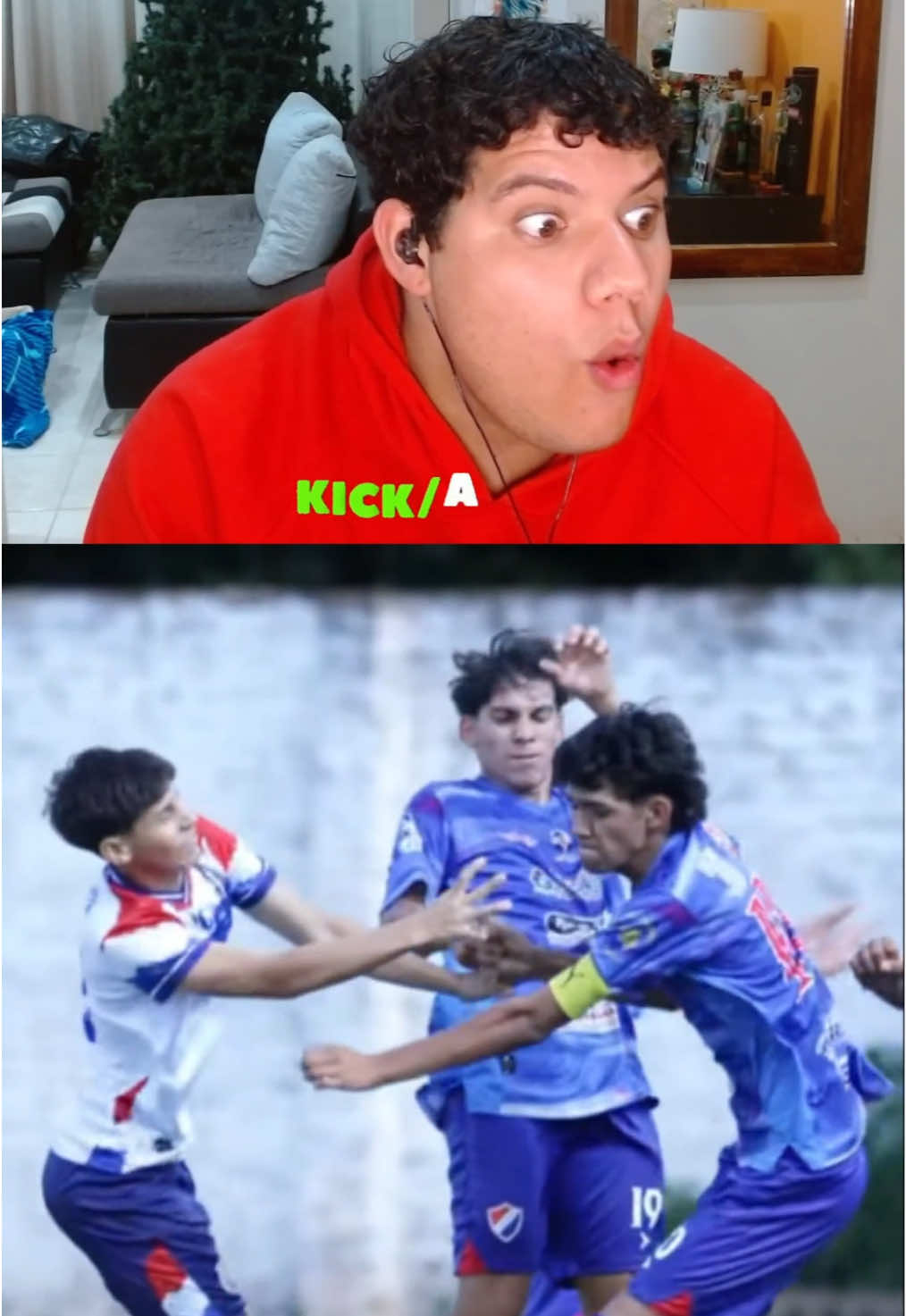 Futbol o boxeo ? #reaccion #pelea #futbol #clip #golpes 