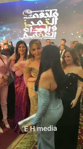 جيتي أمتي لازم نتصور.. شوف جومانه مراد عملت ايه أول ما شافت سمية الخشاب #سفير_المحبة_هاني_شنودة 