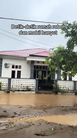 Detik-detik mobil Honda jazz hanyut dan rumah roboh 😰 #fyppppppppppppppppppppppp #lumin #luminpark #banjir #galodo 