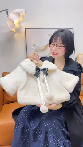 Áo khoác lông cho bé gái xinh xịn #shopmemoon #aokhoacbegai #aobegai #quanaobegai 