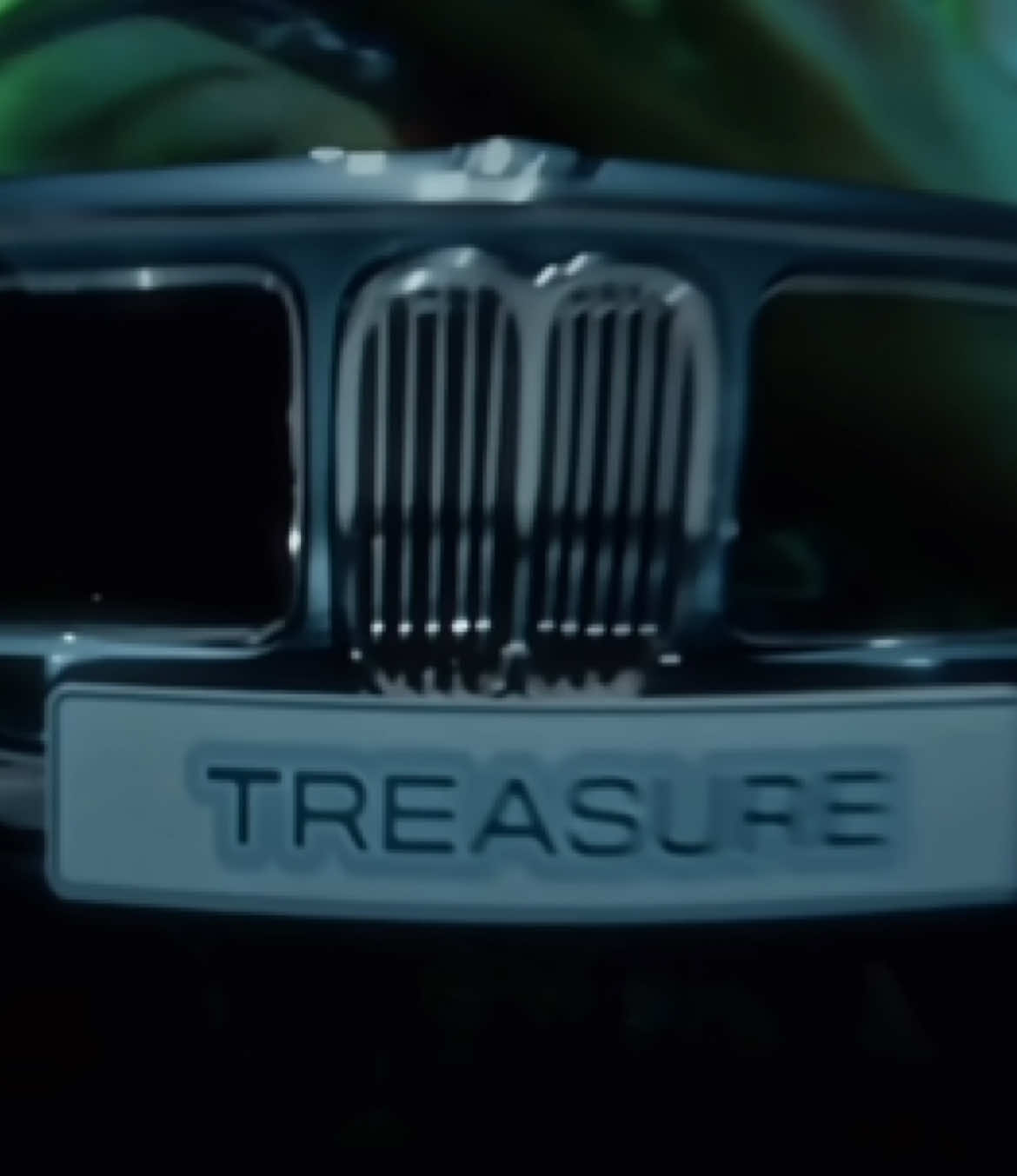 This concept 🧎‍♀️🧎‍♀️🫡 Treasure at MAMA 2025  #treasure #edit #mama2025 #fypシ゚  Upload ulang 