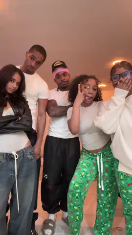 😂😂😂😂😂😂 @Geoshampoo @LEEZUS @❦ @TYLA 