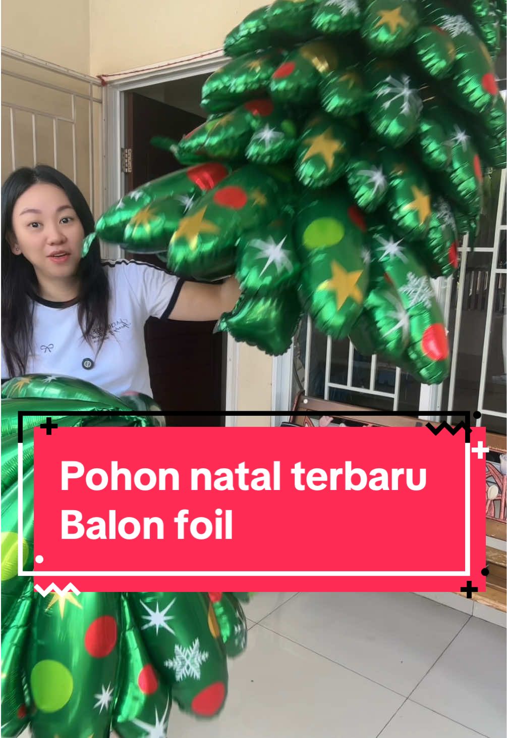 Pohon natal model baru tahun ini. Pohon natal balon foil #hiasanpohonnatal #pohonnataldekorasi #pohonnatalbalonfoil 