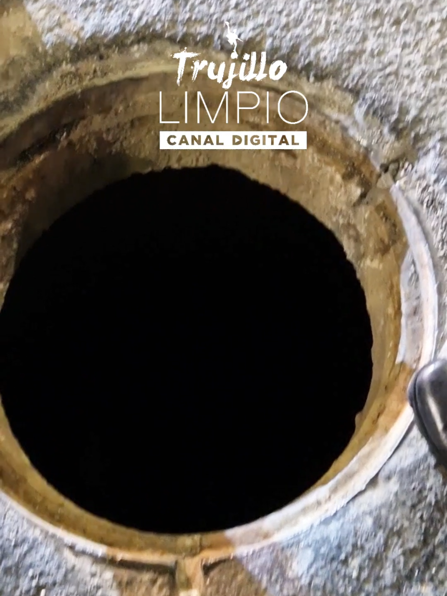 ⭕️🇵🇪 INCREÍBLE ROBAN TAPA DE DESAGÜE EN EL CENTRO HISTÓRICO EN EL JIRÓN PIZARRO CON ORBEGOSO @Sedalib S.A. ATENCIÓN 📣