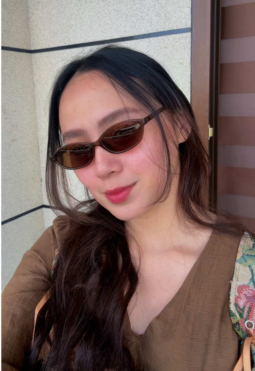 Perfect shades for your OOTD! 🕶️  #shades #shadesforwomen #sunglasses #sunglassessforwomen #classyshades #fyp #foryoupage #mustbuy #worthbuying 