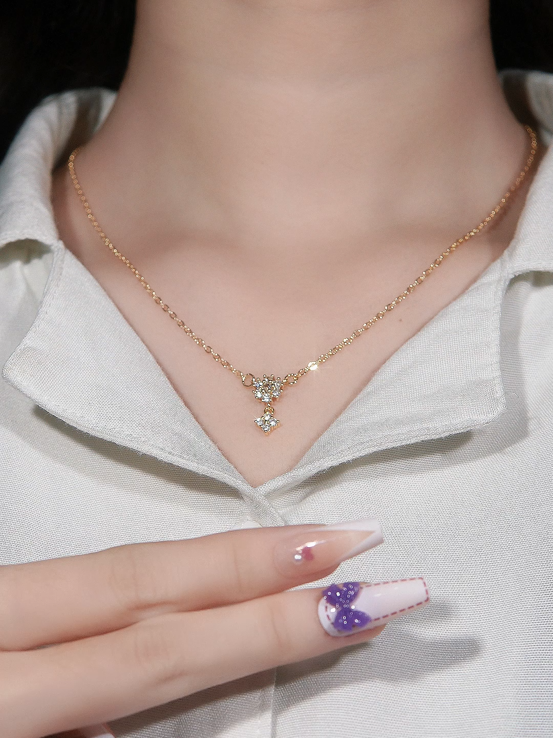 ✨ Kalung Hanpuri — pesona dua berlian yang memancarkan keanggunan tanpa batas. #KalungHanpuri #KalungCantik #PerhiasanKorea #AksesorisWanita #PerhiasanModern #FashionElegan #DailyJewelry #GayaBerkelas