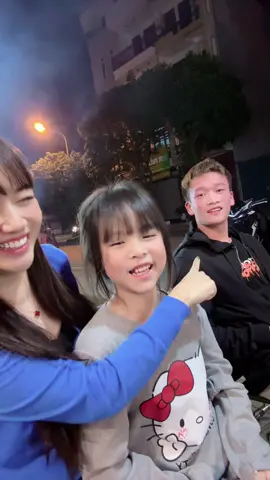 Liếc mắt phát - sịt keo luôn 🤣🤣 cái mặt ngơ ngác mà thôi cũng kệ kkk. #viral #xuhuongtiktokk #trendingtiktok #hahaha😂😂😂 #HạnhMýt❤️🙂 