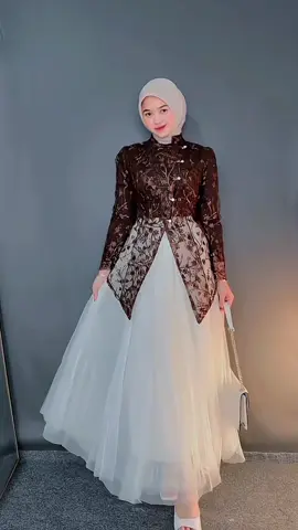 Kebaya janggan lebaran by @luckyrose_shop #kebaya #kebayamodern #OOTD #ootdlebaran #ootdhijab 