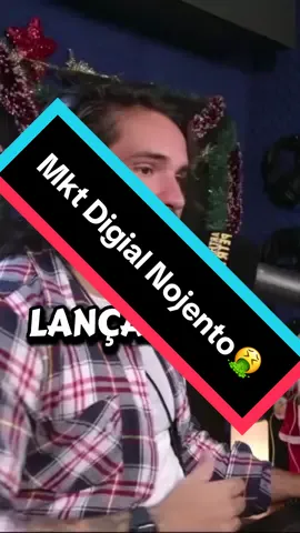 🚫 O MARKETING DO PRIMO RICO É UMA ARMADILHA PARA DESESPERADOS! 📉 Thiago Nigro e seus coaches vendem uma prosperidade inalcançável usando táticas agressivas e predatórias. Esse modelo de negócio explora a culpa e a fragilidade das pessoas, ignorando completamente a realidade econômica e social do país. 🤡 Chega de gurus sem noção que prometem fórmulas mágicas de enriquecimento enquanto lucram às custas da audiência. Precisamos expor a superficialidade desses cursos que não passam de autoajuda barata disfarçada de educação financeira. 💬 Você também não aguenta mais esse papo de coach financeiro? Deixe sua opinião nos comentários. #thiagonigro #primorico #marketingdigital #coachfinanceiro #anticoach     