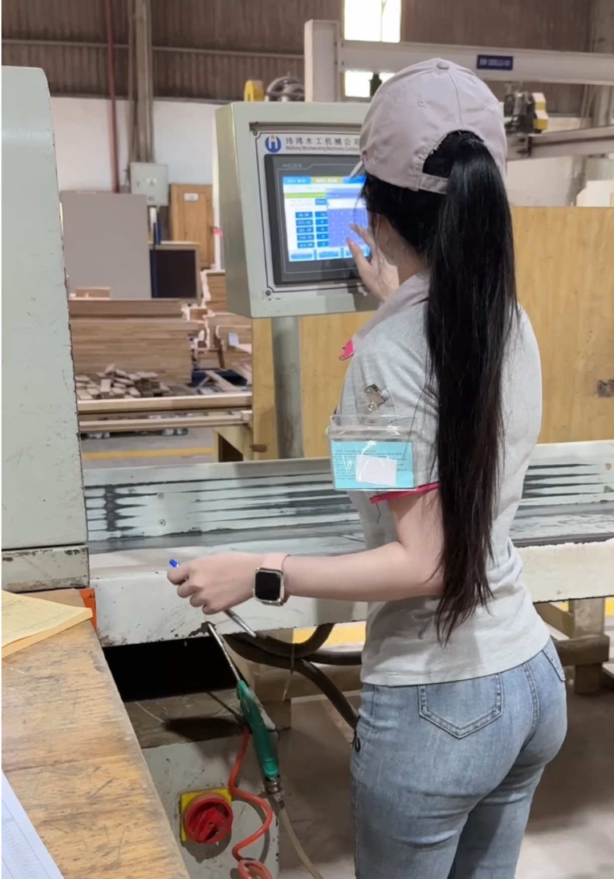 Càng lớn càng sợ trời sáng, vì cứ sáng ra là tôi phải đi làm 🥲