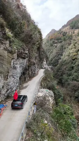 Cliffside Sky Road in Xiazhuang Village, Zhuxian Township, Wushan County, Chongqing # Recording Real Life ... 