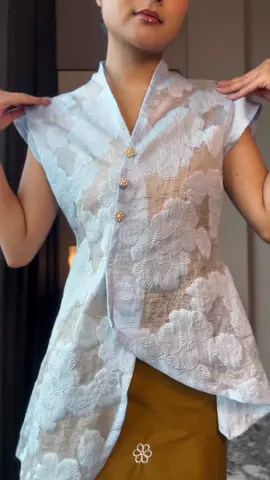 Seperti namanya, Pesonanya selembut embun pagi🕊️✨ #kebayaindonesia #kebayamodern #inspo #kebaya 