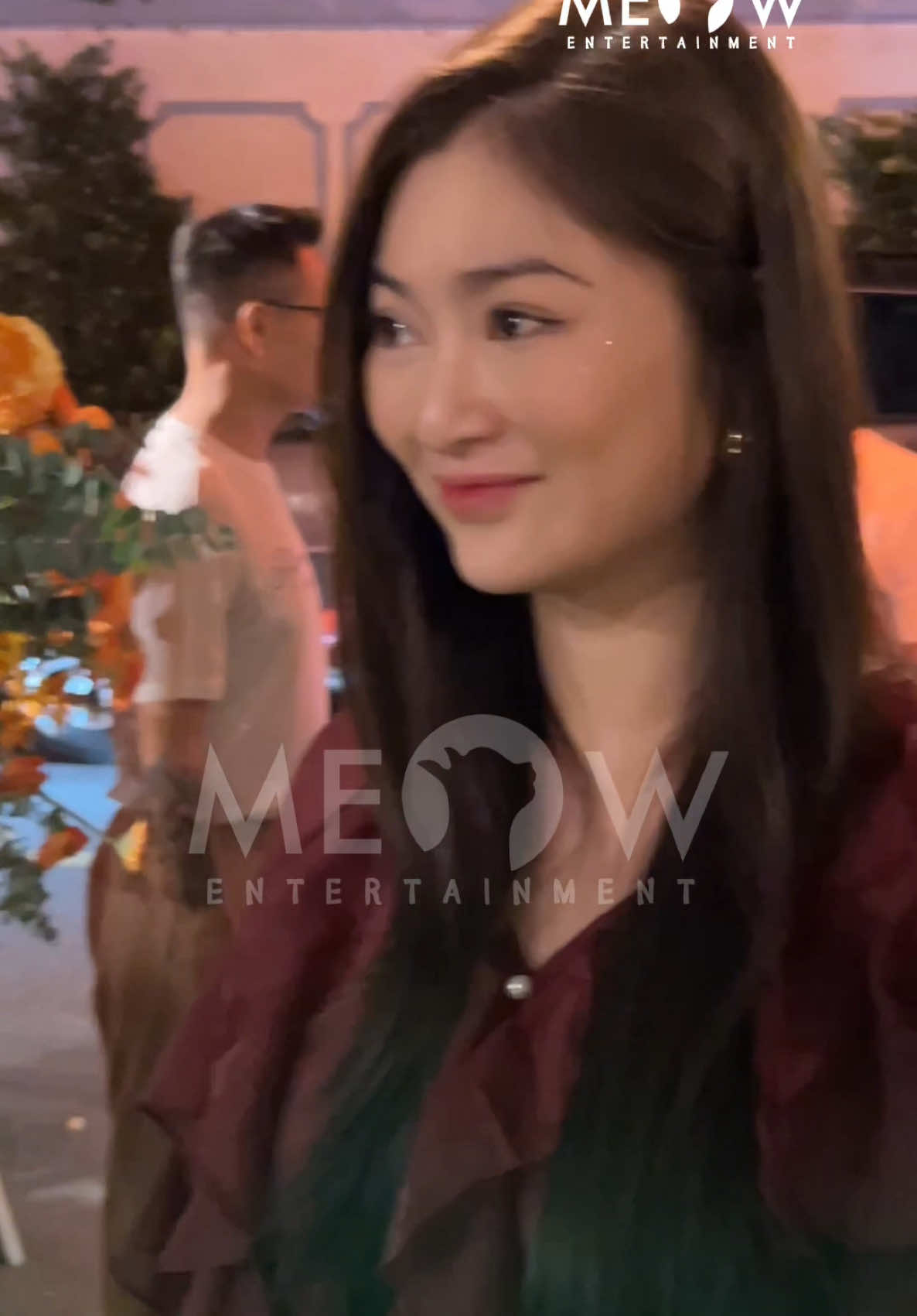 Thanh Trúc xuất hiện đơn giản vẫn quá đẹp đến mừng Diệp Bảo Ngọc khai trương quán #Meowentertainment #Tiktokgiaitri #meownetwork 
