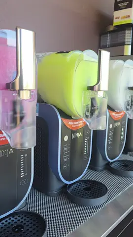 The 3 Sisters Serving up Frozen Goodness all arvo long!  Using @laststbrewery for the Mixers  🍹🎊🏝🍸 #slushisummer #ugccreator #ninjakitchen #ninjaslushi #slushiseason 