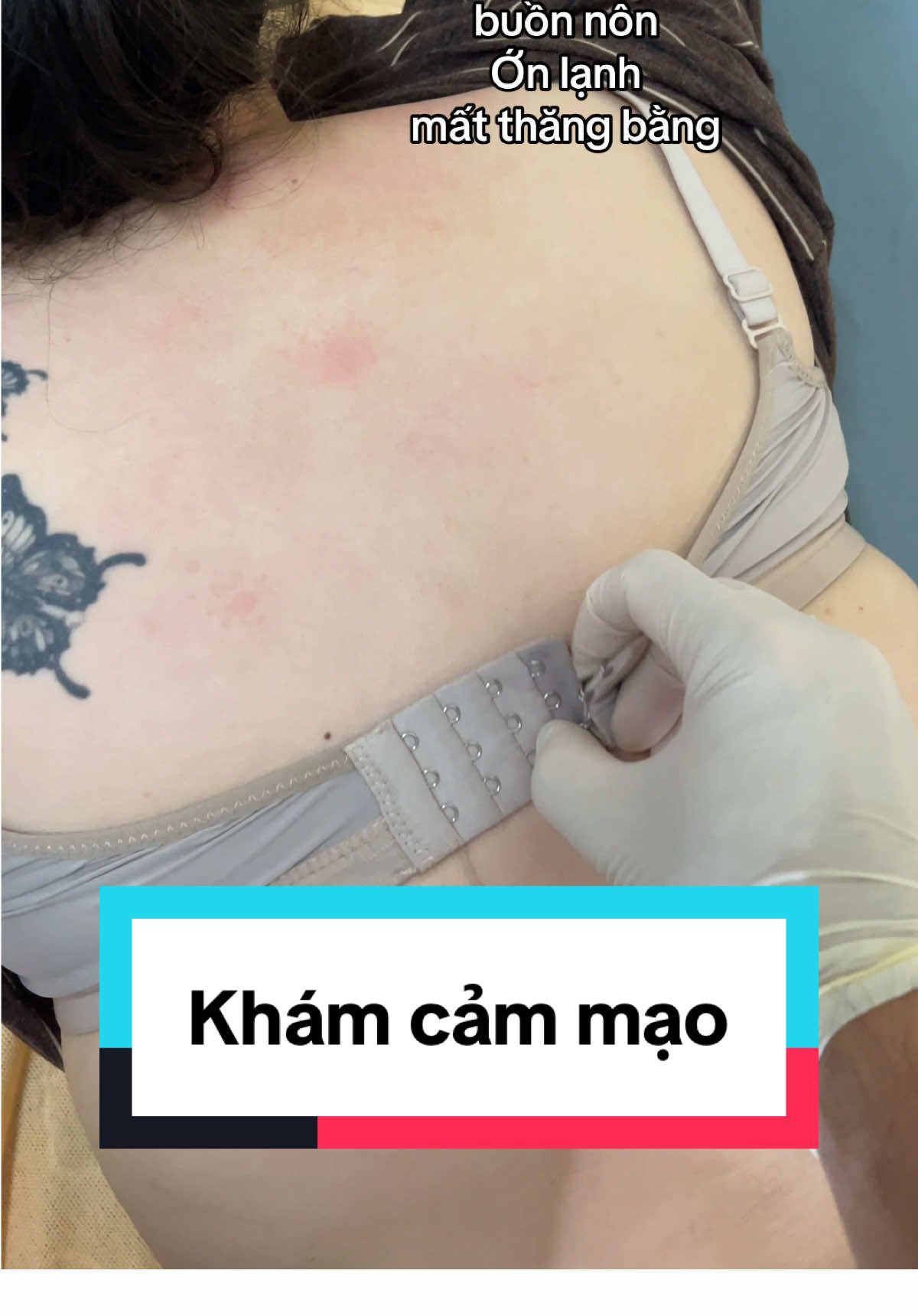 Khám cho bệnh nhân cảm phong hàn- cảm mạo,  Cảm mạo Cảm phong hàn: Đau nhức mỏi cơ nặng đầu buồn nôn Ớn lạnh mất thăng bằng .... #cảmmạo #cảmphonghàn 