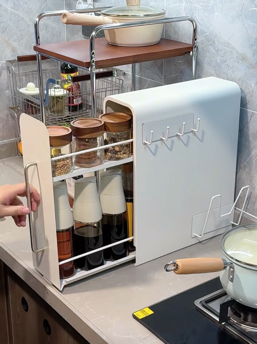 Hộp đựng gia vị thép chắc chắn, 2 tầng và dạng trượt nhe, kéo nhẹ 1 cái là lấy đồ được liền!! Đậy kín bưng luôn nha hong sợ bụi bẩn🤗🤗🤗 #kedunggiavi #kedunggiavitrongnhabep #dodungnhabep #giadungnhabep #giadungtienich 