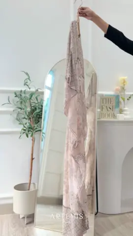 Kaftan sudah launching ya beb🤩🛍️🛒 LAVENA KAFTAN #fyp #viraltiktok #dresslebaran #gamiscantik #bajulebaran 