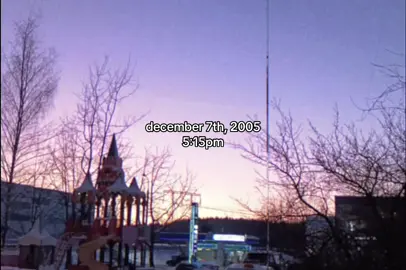 you just got home from school, and the sun is already almost set.  #nostalgiacore#dreamcore#liminalspaces#fullscreen#2000snostalgia