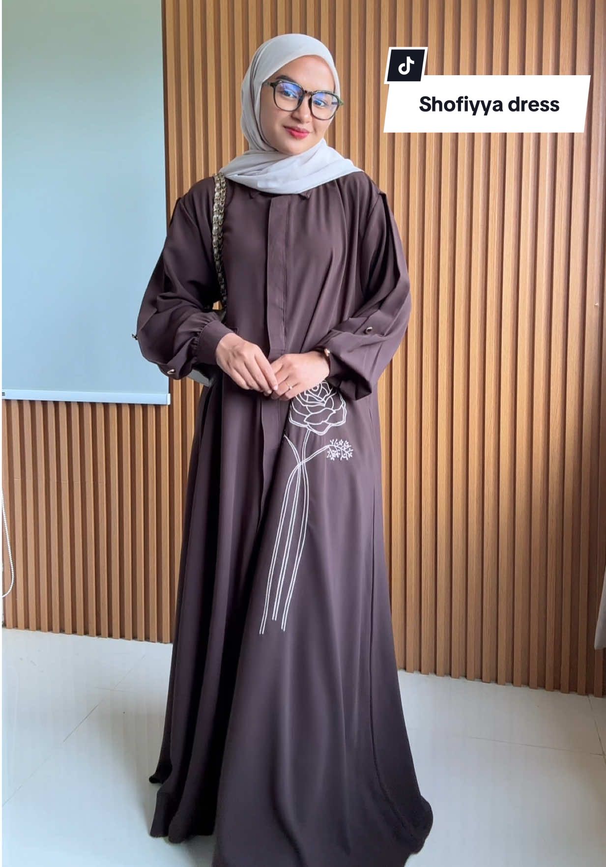 Secakep ini jangan sampai kehabisan 😍❤️ #melisasyari #gamisbordir #dresslebaran #mahogani #ootdfashion 