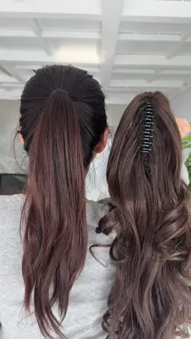 This product is all the rage lately. Just a simple clip completes your look. This is a wavy ponytail. It's so bouncy that it looks great even when shaken.#ponytailextensions #ponytail #beautifulgirl #ponytailhairstyle #fashionhair 