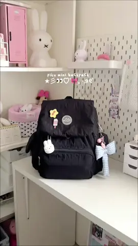 pack my mini backpack 💬🎀 #pikubackpack #itisyourss #minibackpack 