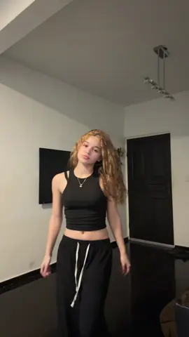 MAMMA MIA #izna #iznamammamia #mammamiaizna #kpop #coreografia 