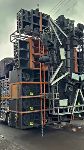 PESONA SOUND SERBA SALAH DILANDA HUJAN KLEBUS🤩 @BREWOG ELEKTRONIK #brewog_audio #masbre #karnavalsukoraharjokepanjen #soundsystembattle #karnavalmalang 