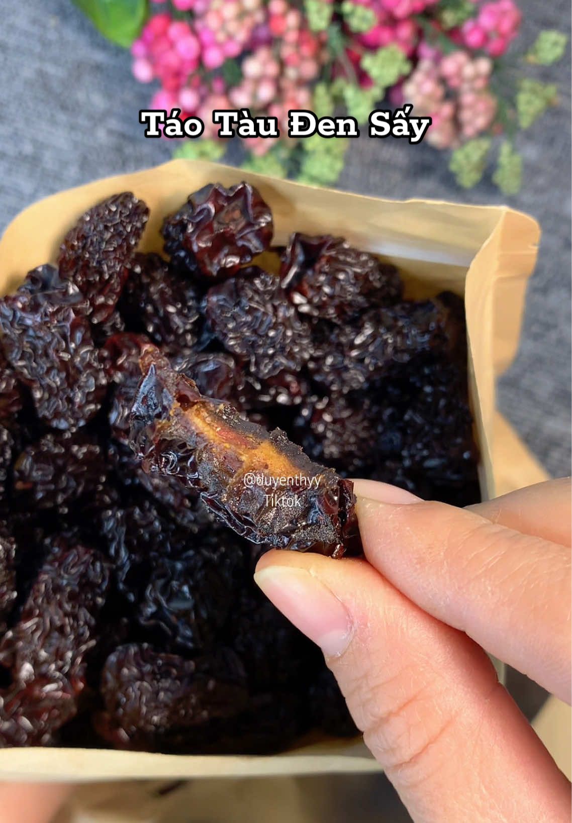 Táo tàu đen sấy vừa rẻ vừa ngon lại tốt cho sức khoẻ ạ #taotaudensaydeo #taotauden #duyenthyy 