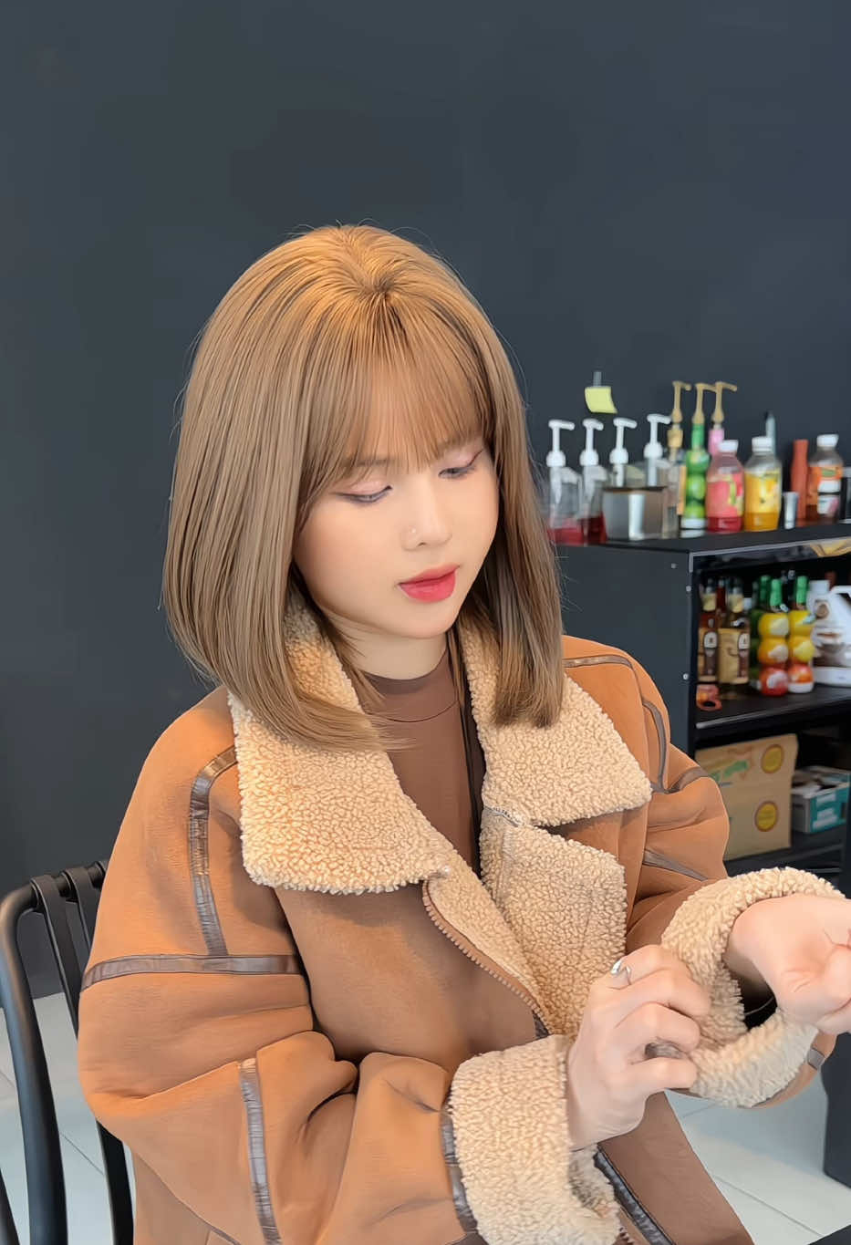 Tóc ngắn layer siêu bền nạ #TócGiảCôKim #tocgiacaocap #tocgia 