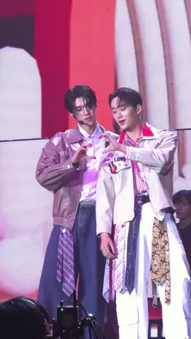 มาย้อนดูเรือผี ดังเอส ในคอน LOL2025 55555 หวานเจอหวาน #dunknatachai #estsupha #lolfanfest2025 