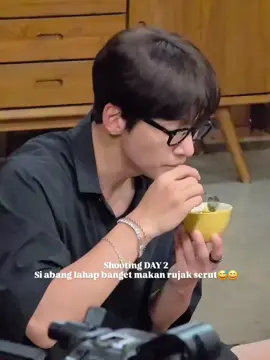 Durasi 1 menit untuk liat abang makan rujak serut😁😁 shooting day 2 waktu di jogja kemarin#jichangwook #branda #fyp #fypdong 