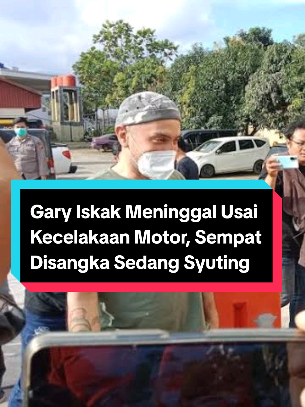Banyak rekan artis sempat mengira kecelakaan Gary Iskak hanyalah adegan film. Namun insiden itu nyata dan merenggut nyawa sang aktor. Gary Iskak meninggal pada Sabtu pagi setelah kecelakaan motor yang dialaminya. #GaryIskak #Meninggal #Kecelakaan 