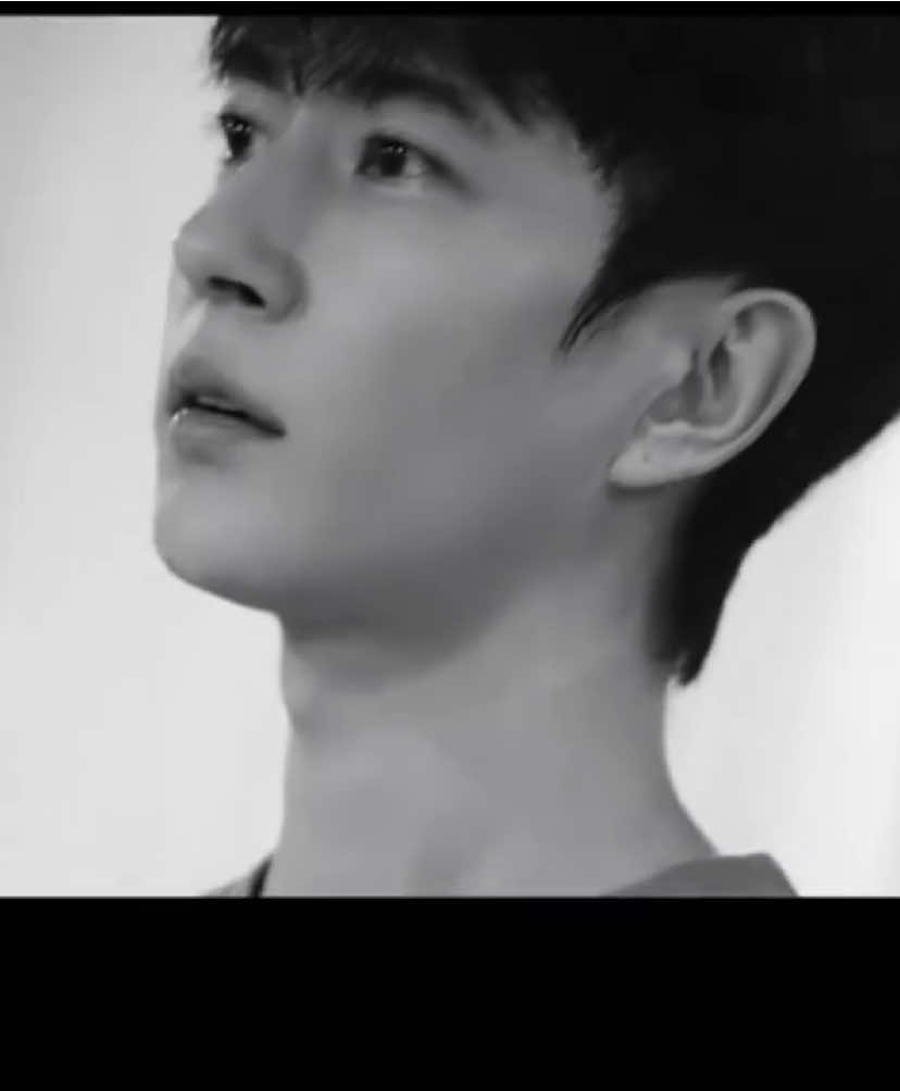 Sự cố gắng của anh tất cả mọi người đều thấy. Nhưng sau những tháng ngày vất vả và đầy nỗ lực ấy, anh lại chưa một ngày được tận hưởng quả ngọt. Nó trở thành nỗi day dứt của tất cả những người ở lại đang ngày ngày dõi theo câu chuyện của anh🥺❄️🐠 #yumenglong #alanyu #vumonglung #justiceforyumenglong #yumenglong于朦胧 