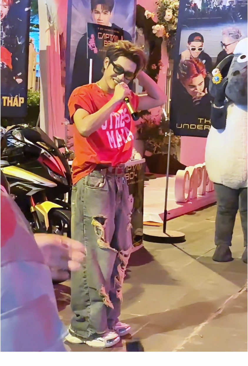 Các Cừu ơiiiii, có ai hóng mini concert tối nay của Cap ko 🤘🏻 @CAPTAIN BOY  ✨ #captainboy  #XuanHuongMakeup #XuanHuongAcademy