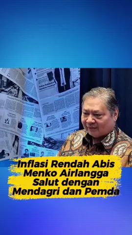 Pada acara Pertemuan Tahunan Bank Indonesia (28/11), Airlangga melaporkan bahwa inflasi Indonesia terjaga rendah dan stabil dalam rentang sasaran target nasional 2,5±1 persen, dengan realisasi pada Oktober 2025 tercatat sebesar 2,86 persen (year-on-year/yoy). Inflasi yang terkendali dipengaruhi konsistensi kebijakan suku bunga BI dan dorongan kebijakan insentif fiskal Pemerintah dalam mengarahkan ekspektasi inflasi. Selain itu, bauran kebijakan fiskal, moneter, dan sektor riil serta implementasi strategi kebijakan utama 4K (keterjangkauan harga, ketersediaan pasokan, kelancaran distribusi dan komunikasi efektif) terus ditempuh untuk memastikan inflasi tetap terkendali dalam rentang sasaran. Airlangga memberi apresiasi khususnya kepada Mendagri Tito Karnavian @Tito Karnavian yang berhasil menjaga inflasi di seluruh daerah melalui pengawasan yang ketat. #titokarnavian #bankindonesia #yukgasss #airlanggahartarto 