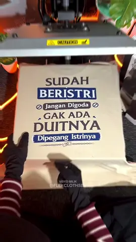Paksu seneng bgt kubeliin bajunya, katanya enak jd gk ada yg ngutang ke dia😅 #suamiidaman #kaospria #kaoskatakata #kaosviral