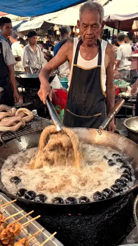 Life at a Wild Meet Market #seafood #food #fish #cooking #animalsmarket 