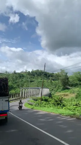 Dalan seng dikangeni arek-arek seng lagi ngrantau  #anakrantau #fyp #bendungankarangkates #malangselatan #fyppppppppppppppppppppppp 