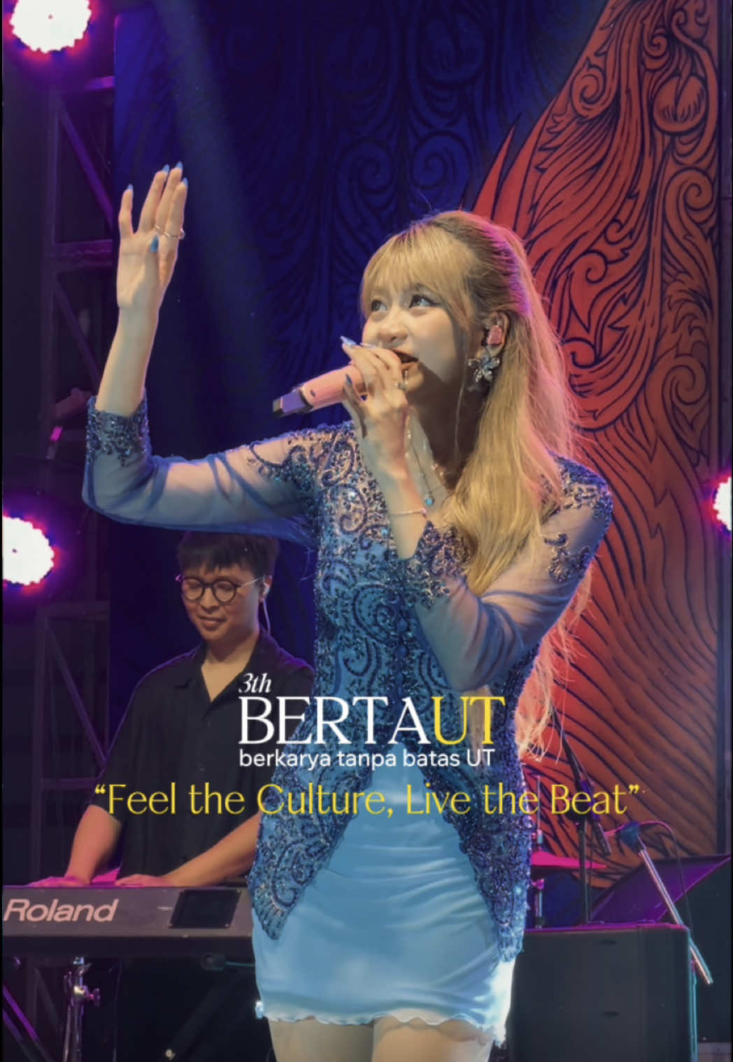 Universitas Terbuka (UT) Purwokerto sukses menggelar kegiatan 3th Bertaut UT (Berkarya Tanpa Batas UT) pada Jumat, 28 November 2025, di Sasana Krida Raga Satria - GOR Satria Purwokerto. Dengan mengusung tema “Feel the Culture Live the Beat”, acara berlangsung meriah dan disambut antusias oleh para pengunjung. Kegiatan ini menjadi bentuk nyata komitmen UT Purwokerto dalam memberikan ruang bagi generasi muda untuk berekspresi, berkreasi, dan berinovasi, khususnya dalam bidang seni dan budaya. Melalui acara ini, UT Purwokerto juga berupaya menumbuhkan semangat pelestarian nilai-nilai budaya di tengah perkembangan era digital. #kebumen