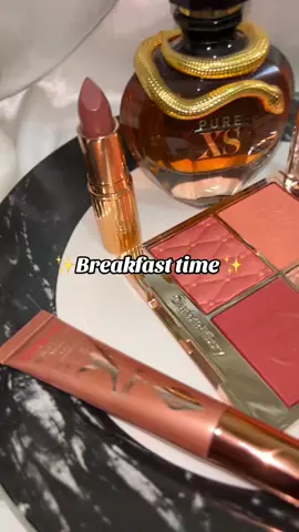 @Charlotte Tilbury @rabanne #makeup #facepalette #charlottetilburymakeup #beauty #fyp 