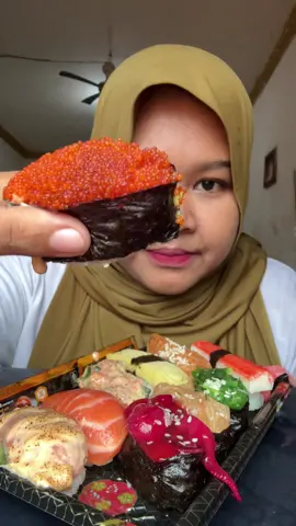 Kalian suka sushi ga? Aku sih kurang  🍣 #sushi 