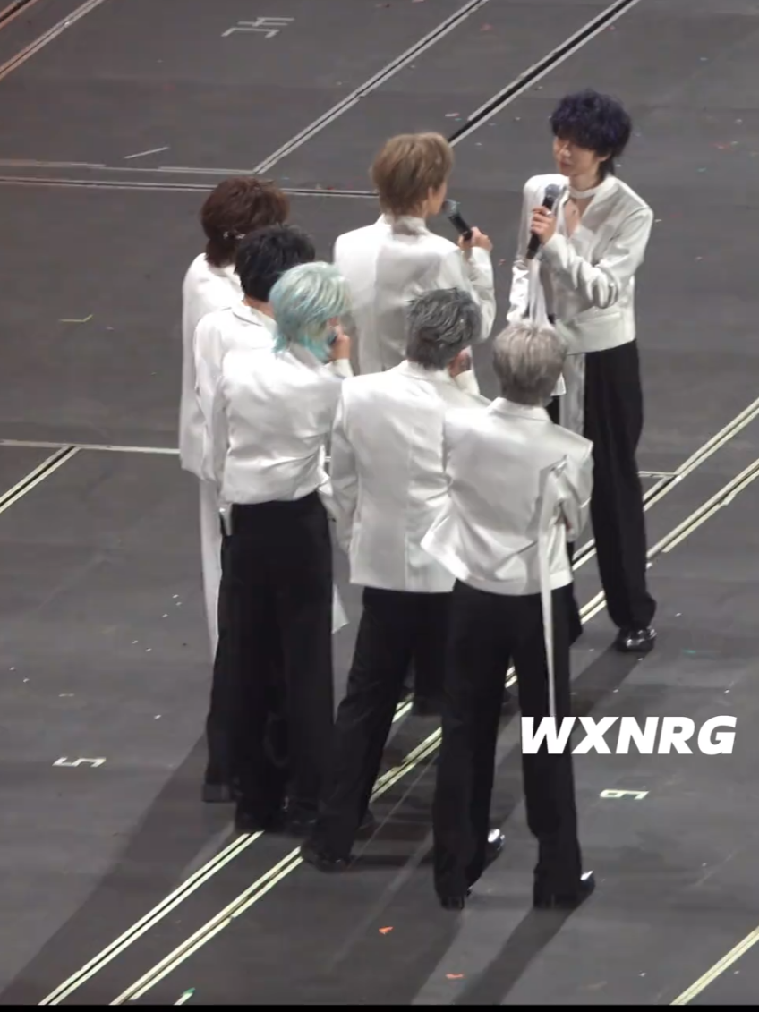 เป็นเพราะหลินหลินน่ารักมาก🤭🐻🐰 #yanhaoxiang #hejunlin #翔霖 #xianglin #tnt_thời_đại_thiếu_niên_đoàn 